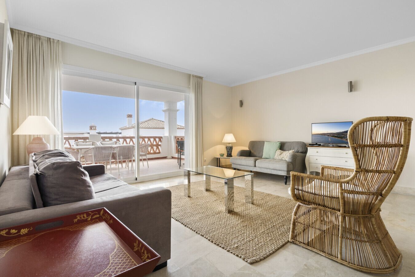 リビン  グ エリア