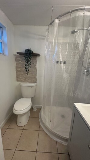 Towels, soap, toilet paper - Charming studio in adorable 10 min from hard rock (Hollywood)