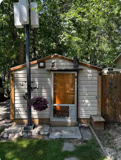 Cozy Lakeview Cottage in Island Beach