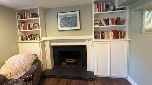 Living area - Quaint and quiet retreat close to beach (Victoria)
