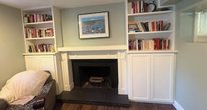 Quaint and quiet retreat close to beach