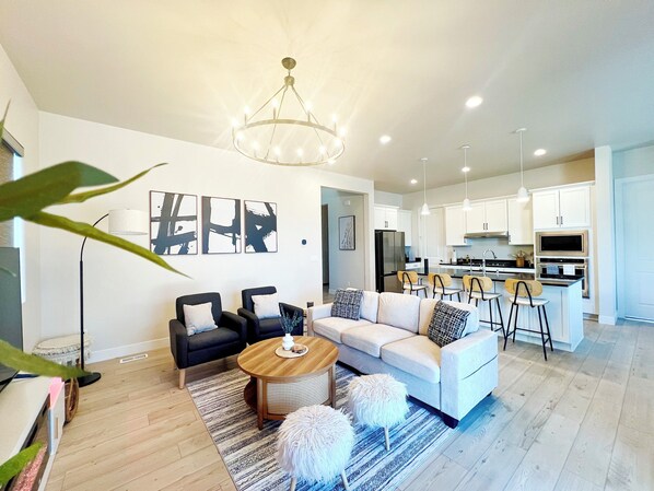 Smart-TV, Kamin, Tischfußball