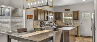 Breezy Pines | Mountain Views | Hiking Trails Nearby