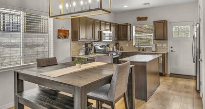 Breezy Pines | Mountain Views | Hiking Trails Nearby