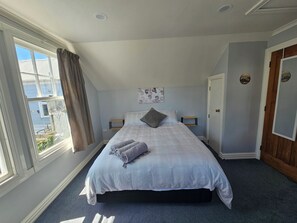 2 bedrooms, iron/ironing board, travel cot, free WiFi