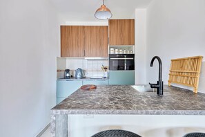 Fridge, microwave, oven, dishwasher