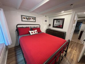 8 bedrooms, free WiFi, bed sheets