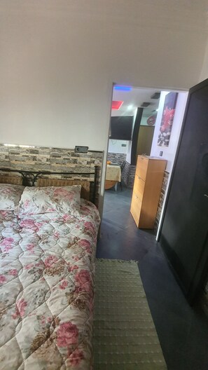 1 Schlafzimmer, Bügeleisen/Bügelbrett, Internetzugang, Bettwäsche