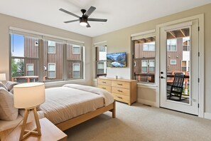 4 Schlafzimmer, Schreibtisch, Bügeleisen/Bügelbrett, Reisekinderbett