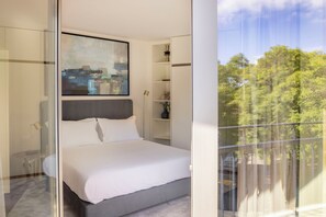 1 bedroom, in-room safe, iron/ironing board, free WiFi