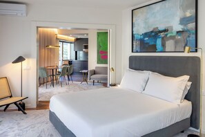 1 chambre, coffres-forts dans les chambres, fer et planche à repasser
