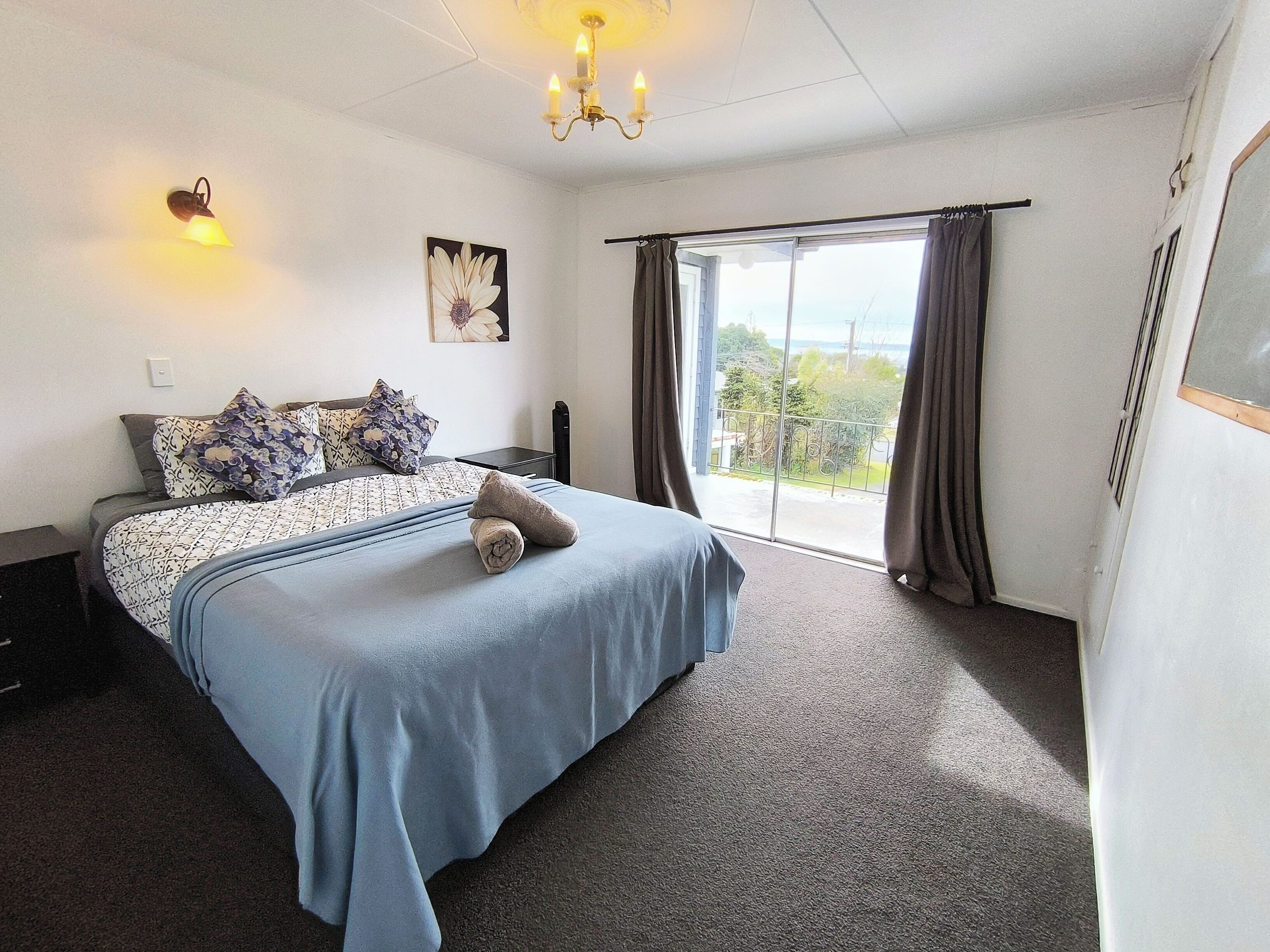 6 bedrooms, iron/ironing board, travel crib, free WiFi