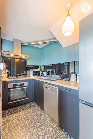 Microwave, oven, dishwasher