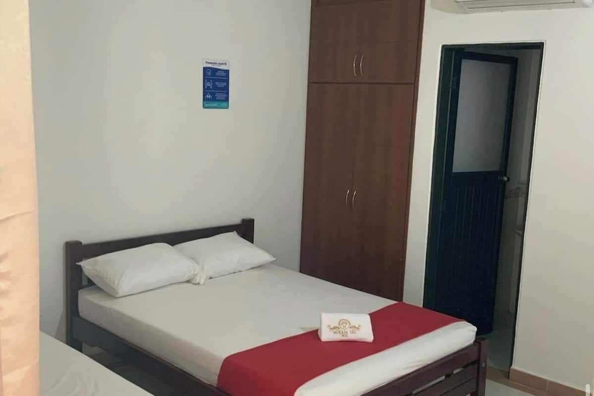 Chambre Majestueuse, plusieurs lits, climatisation | Wi-Fi gratuit