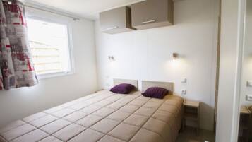 Mobile Home | 4 bedrooms, individually furnished