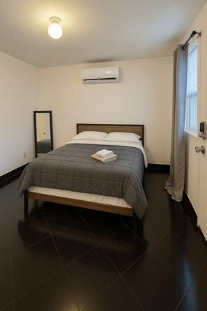 1 bedroom, Internet, bed sheets - Modern Art Studio in the Heart of Wynwood (Miami)