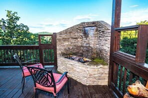 Property grounds - Fireside Waterfall Vibes, Hot Tub Soaks, Movie Nights & Games Galore Near Ober Mountain - Moonstruck (Gatlinburg)