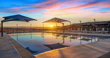 Skyline 1682|Hot Tub, Xbox, Ping Pong Table, Basketball Arcade, & Community Amenities!