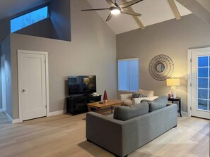 TV, fireplace, offices
