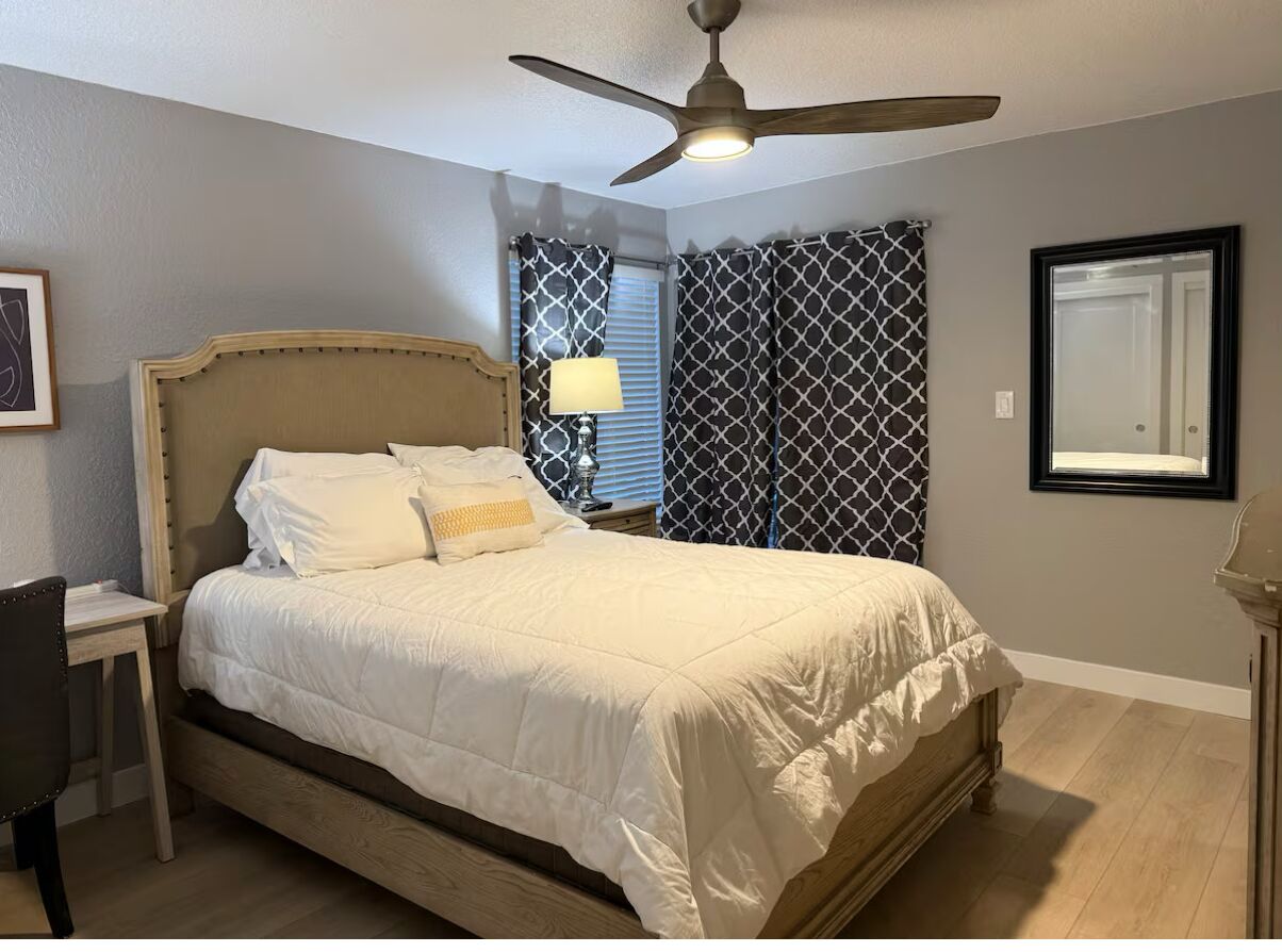 2 室のベッドルーム、アイロン / アイロン台、WiFi、ベッドシーツ