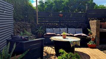 Family House, 3 Bedrooms, 2 Bathrooms, Partial Ocean View | Teres/patio