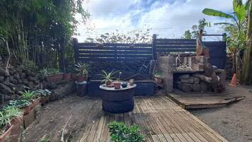 Casa familiare, 3 camere da letto, 2 bagni, vista oceano parziale | Area per barbecue/picnic