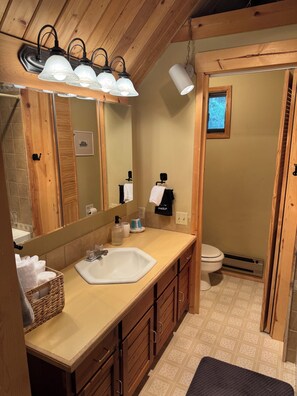 Bruser, boblebadekar, håndklæder, Sæbe