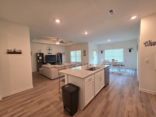 Comfy  3BR/2BA Home near BMH