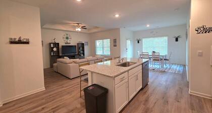 Comfy 3BR/2BA Home near BMH