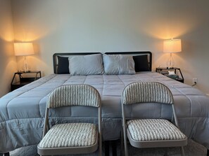 4 bedrooms, iron/ironing board, WiFi, bed sheets