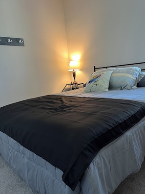 4 chambres, fer et planche à repasser, Wi-Fi, draps fournis