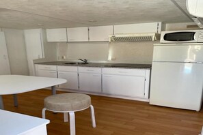 Microwave, stovetop - Rural House LAS 3 A, in Sierra de Segura, Cazorla and Las Villas. PRIVATE POOL! (El Ojuelo)