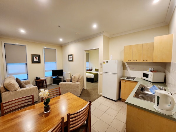 Comfort Apartment, 1 Bedroom, Kitchen, Courtyard Area | Private kitchen
