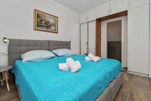 2 bedrooms, Internet, bed sheets