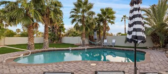 NEW! FOUNTAIN PALMS OASIS HEATED POOL