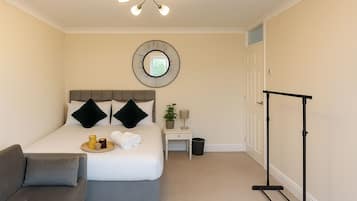 2 bedrooms, free WiFi, bed sheets