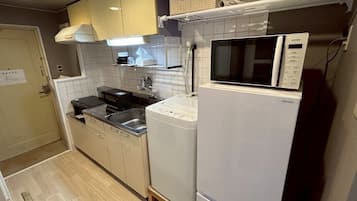 Basic Apartment | Private kitchen