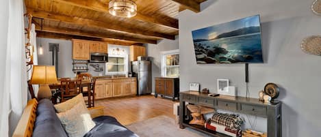 Smart TV, fireplace