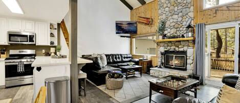 Smart-TV, Kamin, Tischfußball