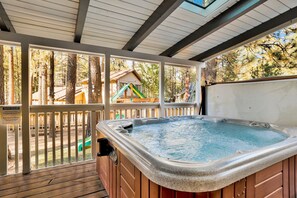 Outdoor spa tub - Moose-in' Around ~ Walk to Slopes Mountain Home with Private Hot Tub, Ski Locker. (Big Bear Lake)
