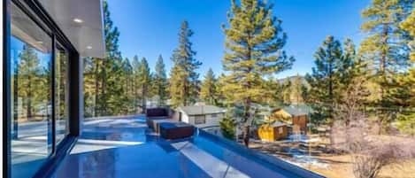 المنطقة المحيطة بالمنشأة