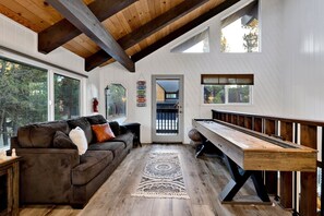 Smart TV, fireplace, table football, books - Balboa at Big Bear – Stylish Cabin with Hot Tub, Game Loft & Private Sports Court (Big Bear Lake)