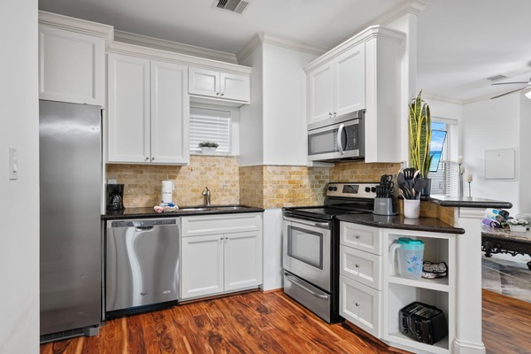 Fridge, microwave, oven, stovetop