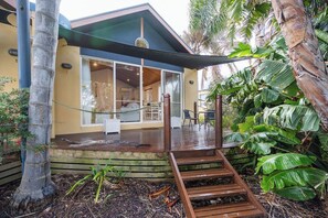 Terrace/patio - The Inverloch Beach House Stay 3 Pay 2 Winter Promo (Bass Coast)