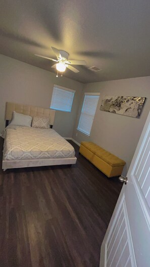 5 多间卧室、WiFi、床单