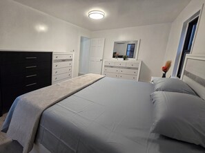 3 bedrooms, free WiFi, bed sheets