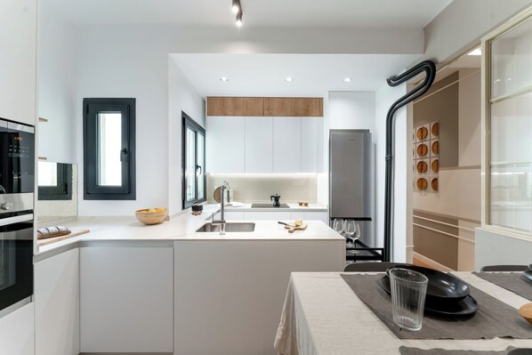 Fridge, microwave, oven, stovetop