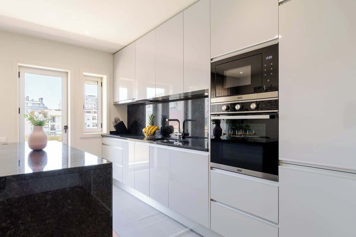 Refrigerador, microondas, horno, placa de cocina