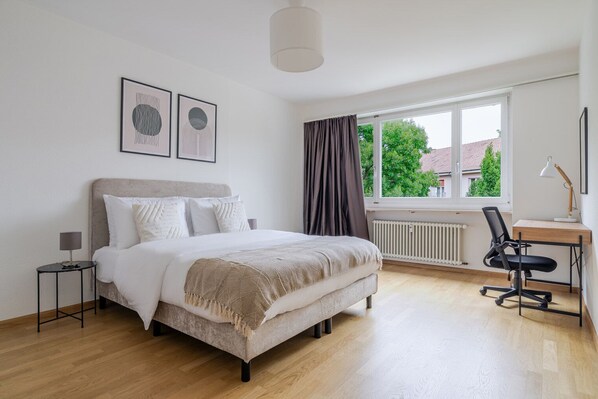 2 chambres, fer et planche à repasser, Wi-Fi, draps fournis