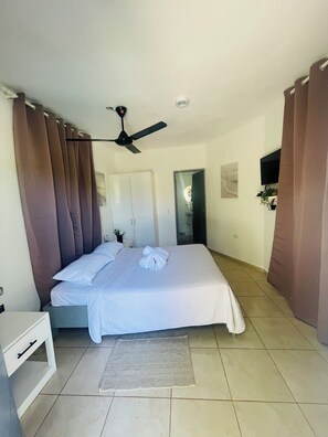 1 bedroom, iron/ironing board, internet, bed sheets